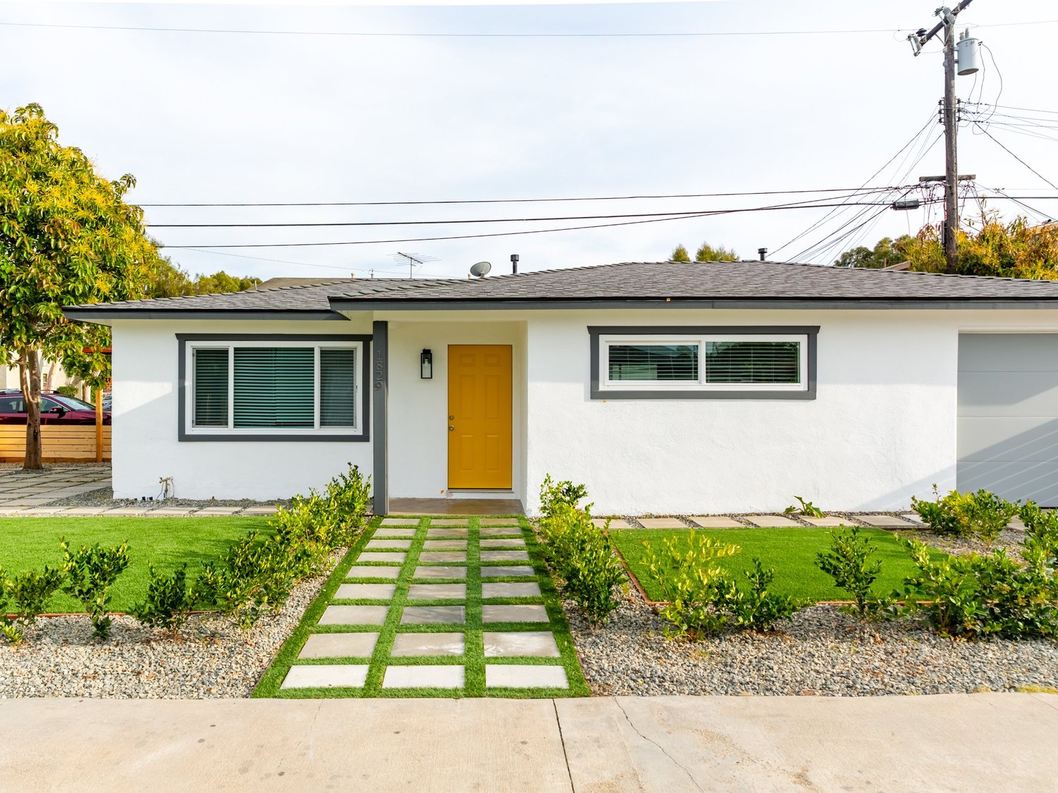 MESA BUNGALOWS